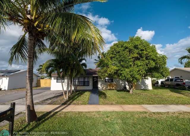 Property at 510 S 13th Ct, Lantana, FL 33462, 4 beds, 2 baths