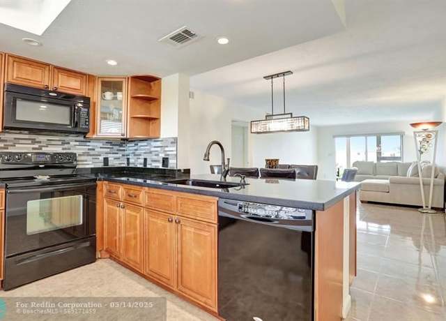 Property at 2901 Victoria Cir Unit G4, Coconut Creek, FL 33066, 2 beds, 2 baths