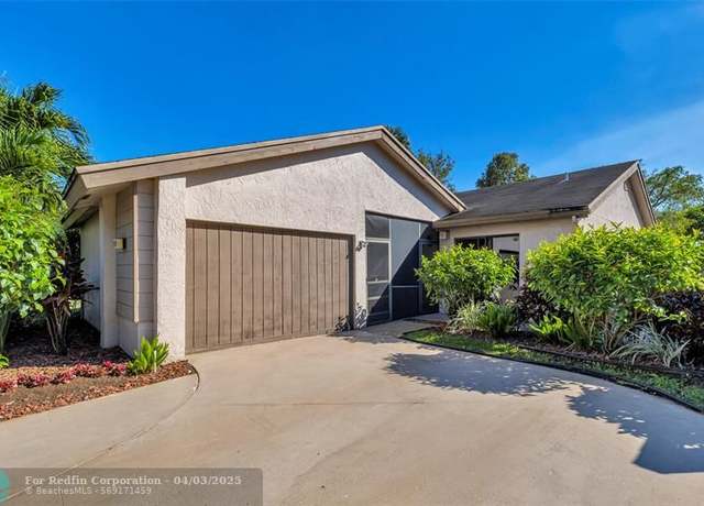 Property at 2260 Seagrape Cir, Coconut Creek, FL 33066, 2 beds, 2 baths