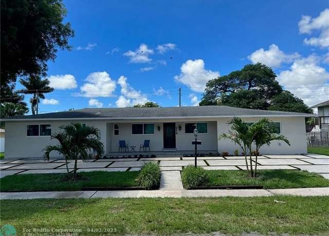 Property at 214 SE 5th St, Dania, FL 33004, 3 beds, 3 baths