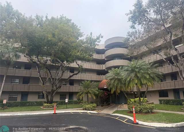 Property at 1000 Colony Point Cir #422, Pembroke Pines, FL 33026, 2 beds, 2 baths