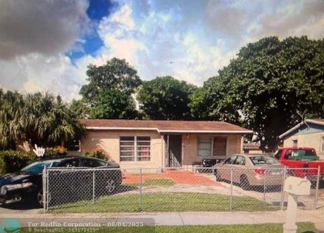 Property at 2051 NW 29th Ave, Fort Lauderdale, FL 33311, 2 beds, 1 bath
