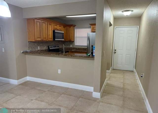 Property at 1540 Lake Crystal Dr Unit G, West Palm Beach, FL 33411, 2 beds, 2 baths