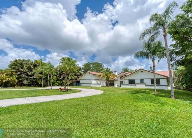 Property at 4600 SW 164th Ter, Southwest Ranches, FL 33331, 4 beds, 2.5 baths