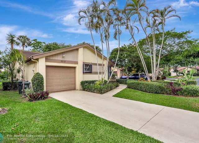 Property at 2212 Seagrape Cir, Coconut Creek, FL 33066, 2 beds, 2 baths
