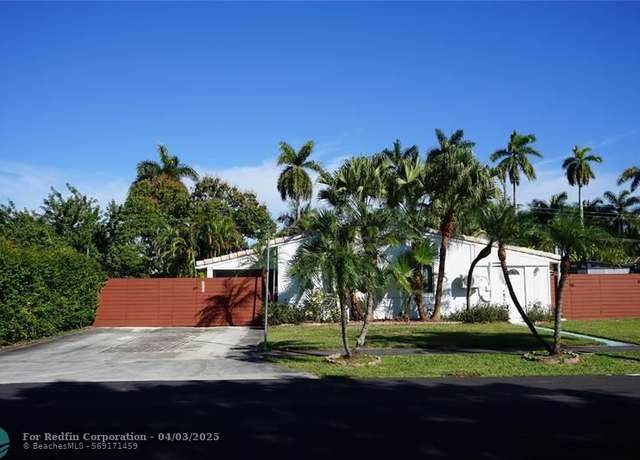 Property at 819 NE 2nd Ct, Hallandale, FL 33009, 3 beds, 1 bath
