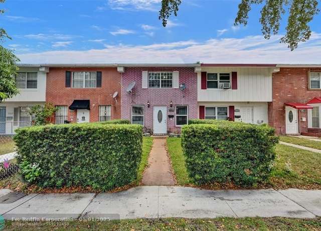 Property at 1113 35th St #1, West Palm Beach, FL 33407, 2 beds, 1.5 baths