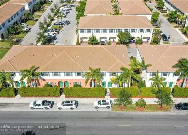 Property at 284 SW 7th Ct #284, Pompano Beach, FL 33060, 3 beds, 2.5 baths