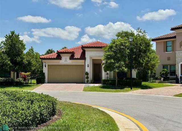 Property at 11730 Waters Edge Ct, Parkland, FL 33076, 3 beds, 2.5 baths