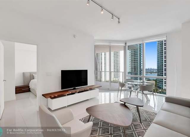 Property at 851 NE 1st Ave #2005, Miami, FL 33132, 1 bed, 2 baths