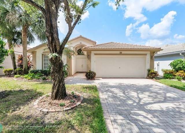 Property at 11721 Castellon Ct, Boynton Beach, FL 33437, 3 beds, 2 baths