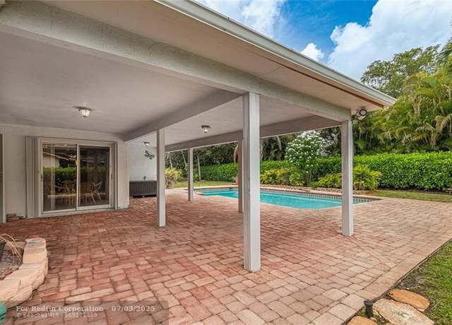 Property at 8277 NW 3rd Pl, Coral Springs, FL 33071, 3 beds, 2 baths