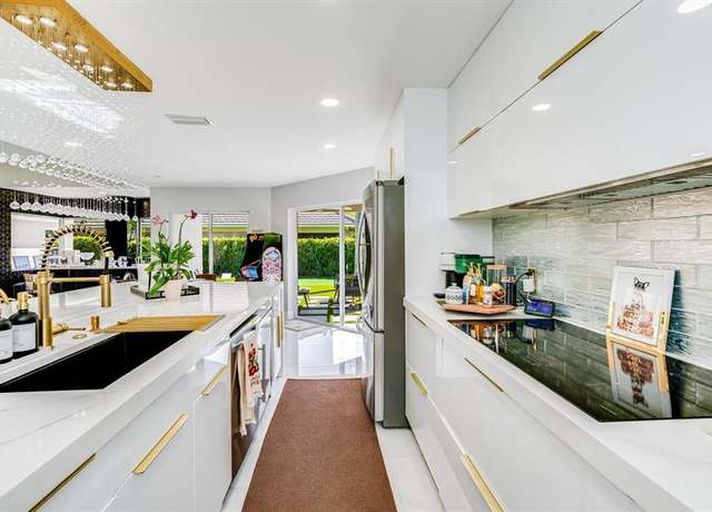 Property at 154 Coventry Pl, Palm Beach Gardens, FL 33418, 3 beds, 3 baths
