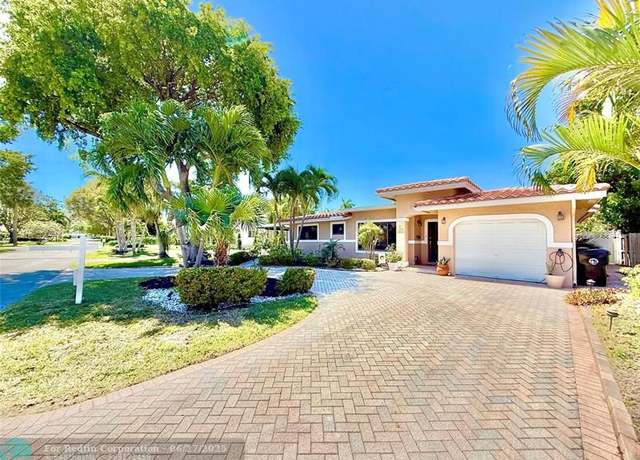 Property at 2621 NE 20th Ave, Lighthouse Point, FL 33064, 4 beds, 3 baths