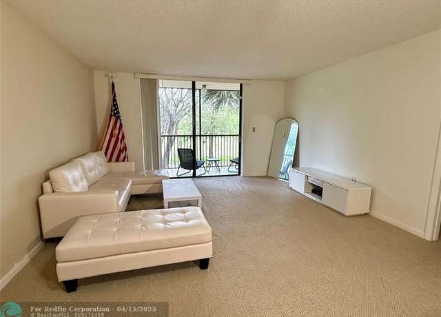 Property at 5550 NW 44 St Unit 212B, Lauderhill, FL 33319, 1 bed, 1.5 baths