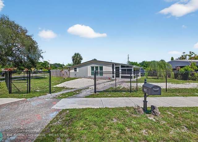 Property at 300 SW 25th Ave, Fort Lauderdale, FL 33312, 3 beds, 2 baths