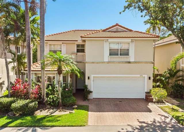 Property at 975 Weeping Willow Way, Hollywood, FL 33019, 3 beds, 2.5 baths