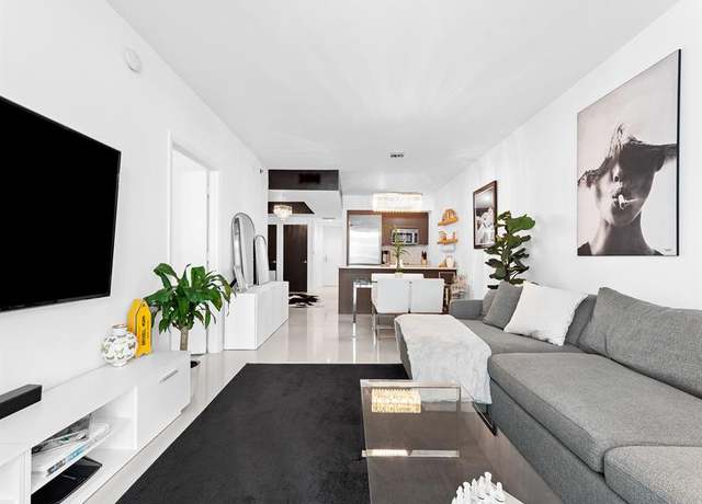 Property at 55 SE 6th St #1200, Miami, FL 33131, 1 bed, 1 bath