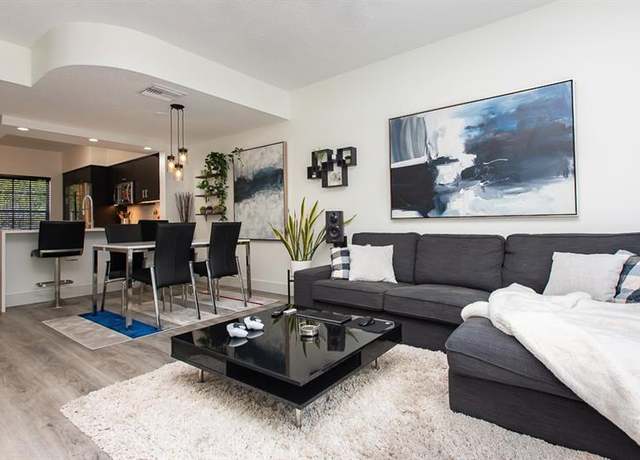 Property at 136 96th Ave Unit 15-2, Plantation, FL 33324, 2 beds, 1.5 baths