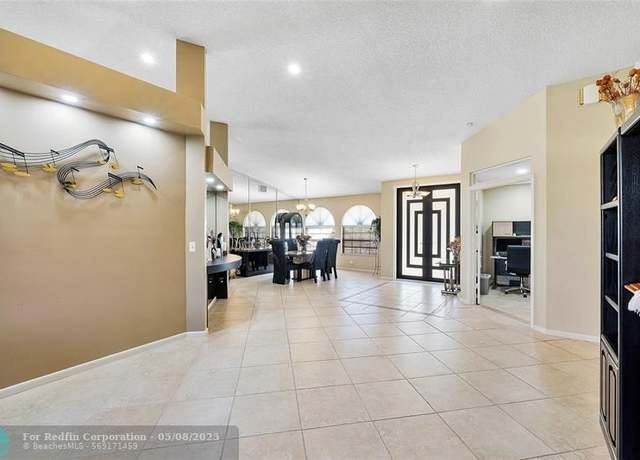 Property at 5624 NW 87th Way, Coral Springs, FL 33067, 5 beds, 2.5 baths