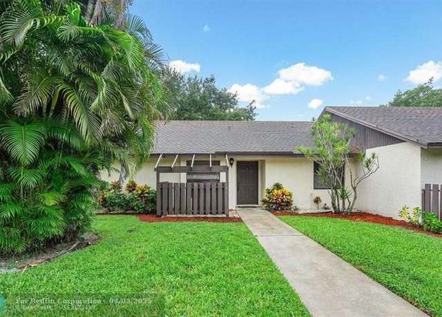 Property at 101 Via De Casas Norte #101, Boynton Beach, FL 33426, 3 beds, 2 baths