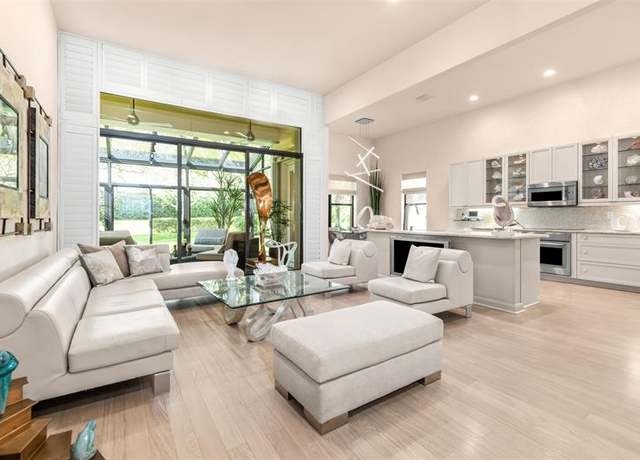 Property at 9762 Isles Cay Dr, Delray Beach, FL 33446, 3 beds, 2 baths