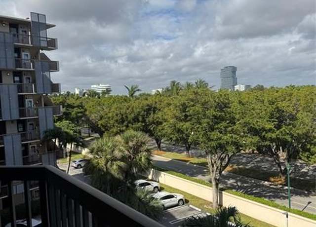 Property at 3301 N Country Club Dr #506, Miami, FL 33180, 1 bed, 1 bath