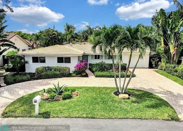 Property at 8 NE 17th St, Delray Beach, FL 33444, 3 beds, 2 baths