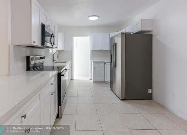 Property at 15150 NE 13th Ave, North Miami Beach, FL 33162, 2 beds, 3 baths