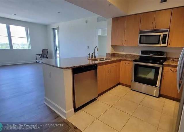 Property at 1830 Radius Dr #807, Hollywood, FL 33020, 2 beds, 2 baths