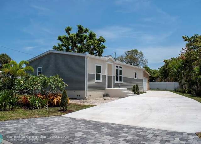 Property at 1757 12th Ct N, Lake Worth, FL 33460, 3 beds, 2 baths