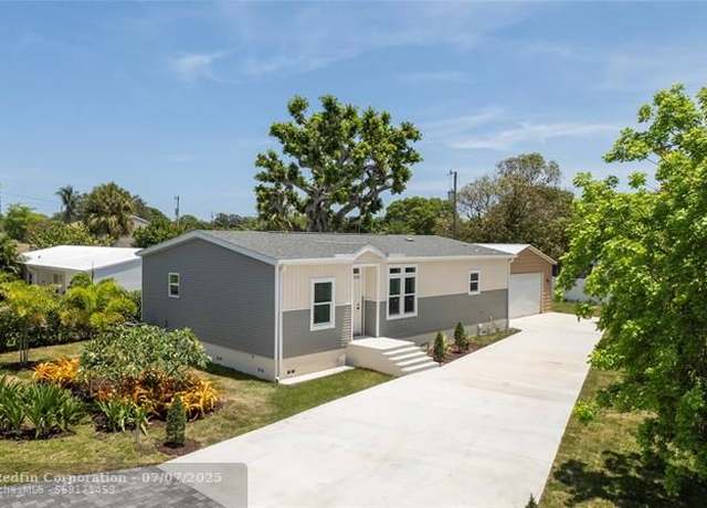 Property at 1757 12th Ct N, Lake Worth, FL 33460, 3 beds, 2 baths