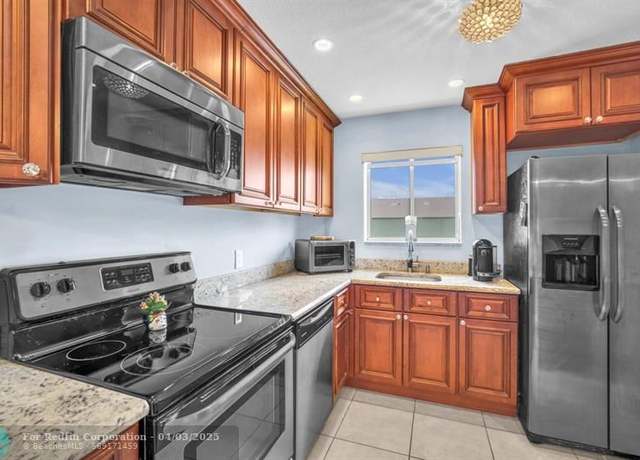 Property at 200 Waterway Dr #309, Lantana, FL 33462, 2 beds, 2 baths