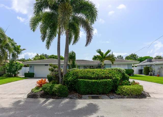 Property at 4040 NE 17 Ave, Oakland Park, FL 33334, 3 beds, 3 baths