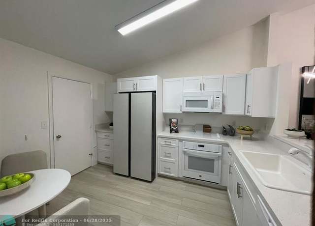 Property at 9631 NW 76th St #9631, Tamarac, FL 33321, 2 beds, 2 baths