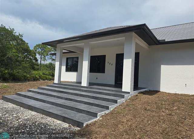 Property at 725 N Verda St, FL 33440, 3 beds, 3 baths