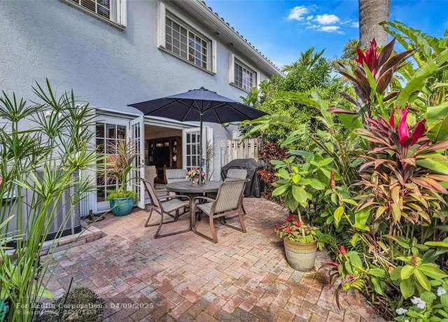 Property at 917 NE 3rd St #11, Fort Lauderdale, FL 33301, 3 beds, 2.5 baths