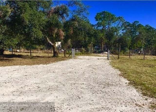 Property at 580 N Zambria St, FL 33440
