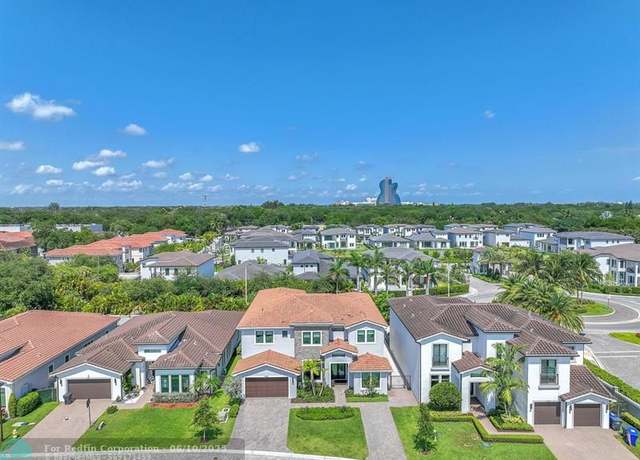 Property at 5827 W Brookfield Cir W, Hollywood, FL 33312, 6 beds, 6.5 baths
