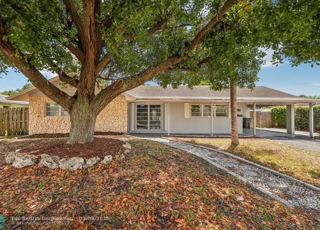 Property at 334 NW 12th Ave, Boca Raton, FL 33486, 4 beds, 2 baths