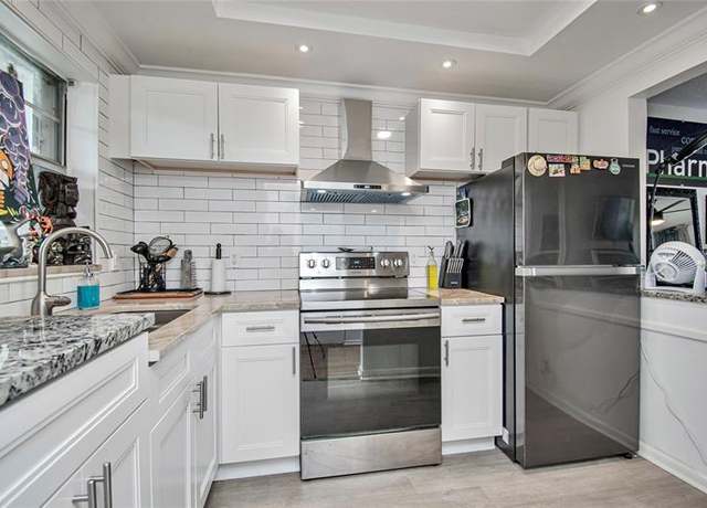 Property at 1638 Embassy Dr #308, West Palm Beach, FL 33401, 2 beds, 2 baths
