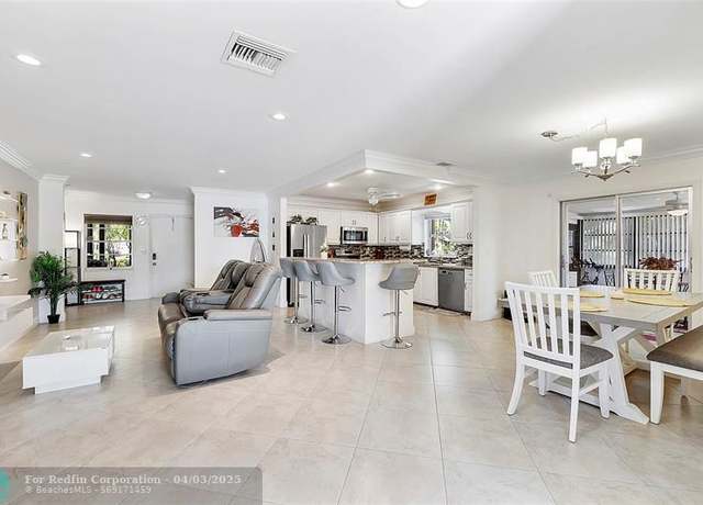 Property at 6182 Lasalle Rd, Delray Beach, FL 33484, 2 beds, 2 baths