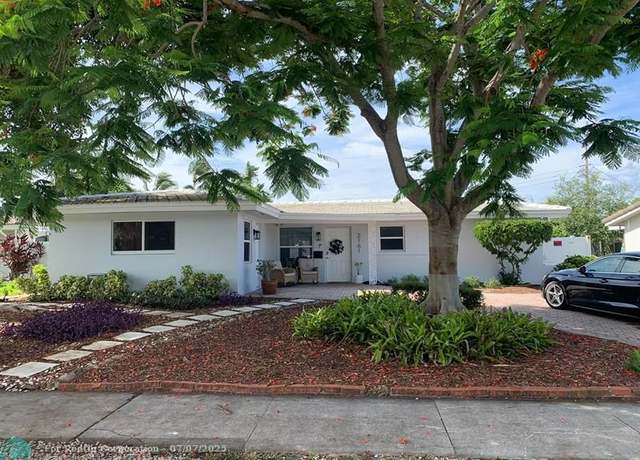Property at 2161 NE 57th St, Fort Lauderdale, FL 33308, 3 beds, 2 baths