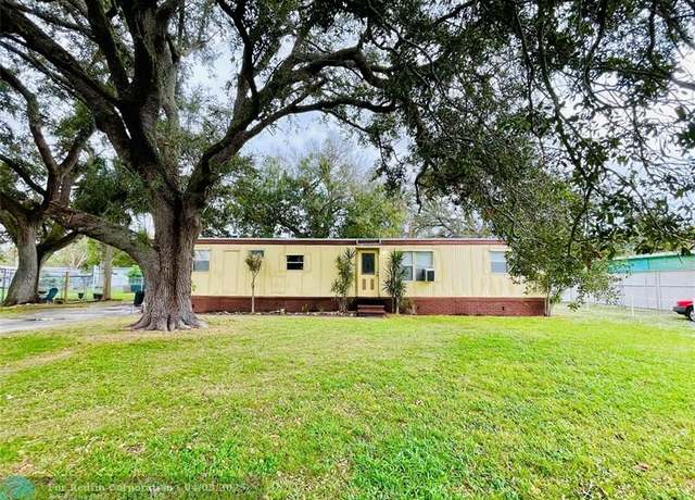 Property at 168 Vindale Ave, Fort Pierce, FL 34951, 3 beds, 2 baths