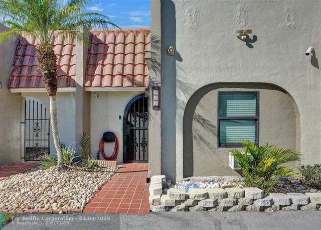 Property at 257 Jacaranda Dr #30, Plantation, FL 33324, 3 beds, 2.5 baths