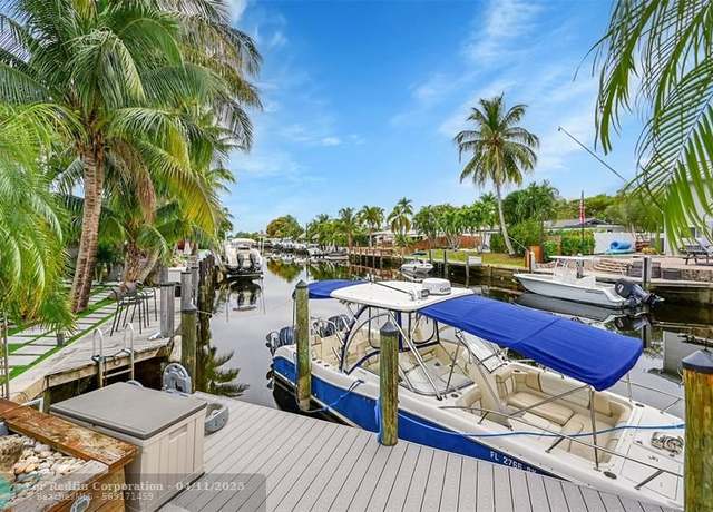 Property at 581 SE 5th Ave, Pompano Beach, FL 33060, 4 beds, 4 baths
