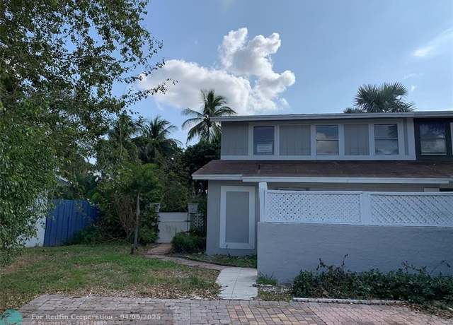 Property at 8586 Satalite Ter #8586, West Palm Beach, FL 33403, 3 beds, 2 baths