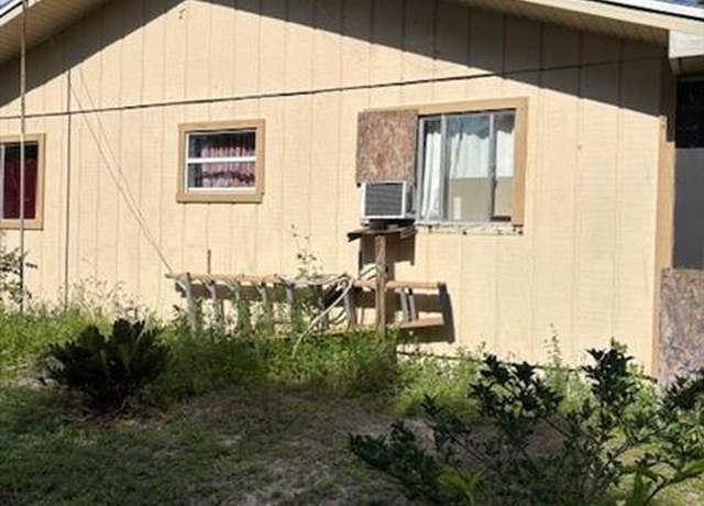 Property at 2402 E 9th St, FL 33936, 2 beds, 2 baths