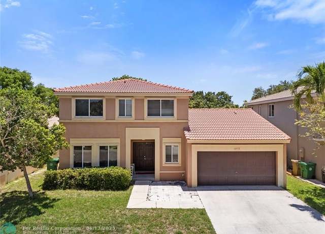 Property at 10772 SW 14th Pl, Davie, FL 33324, 3 beds, 2.5 baths