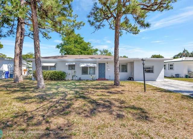 Property at 810 SE 1st Ave, Pompano Beach, FL 33060, 3 beds, 2 baths